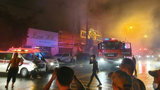 Fireplace in a karaoke bar in Vietnam: 12 useless and 11 hurt